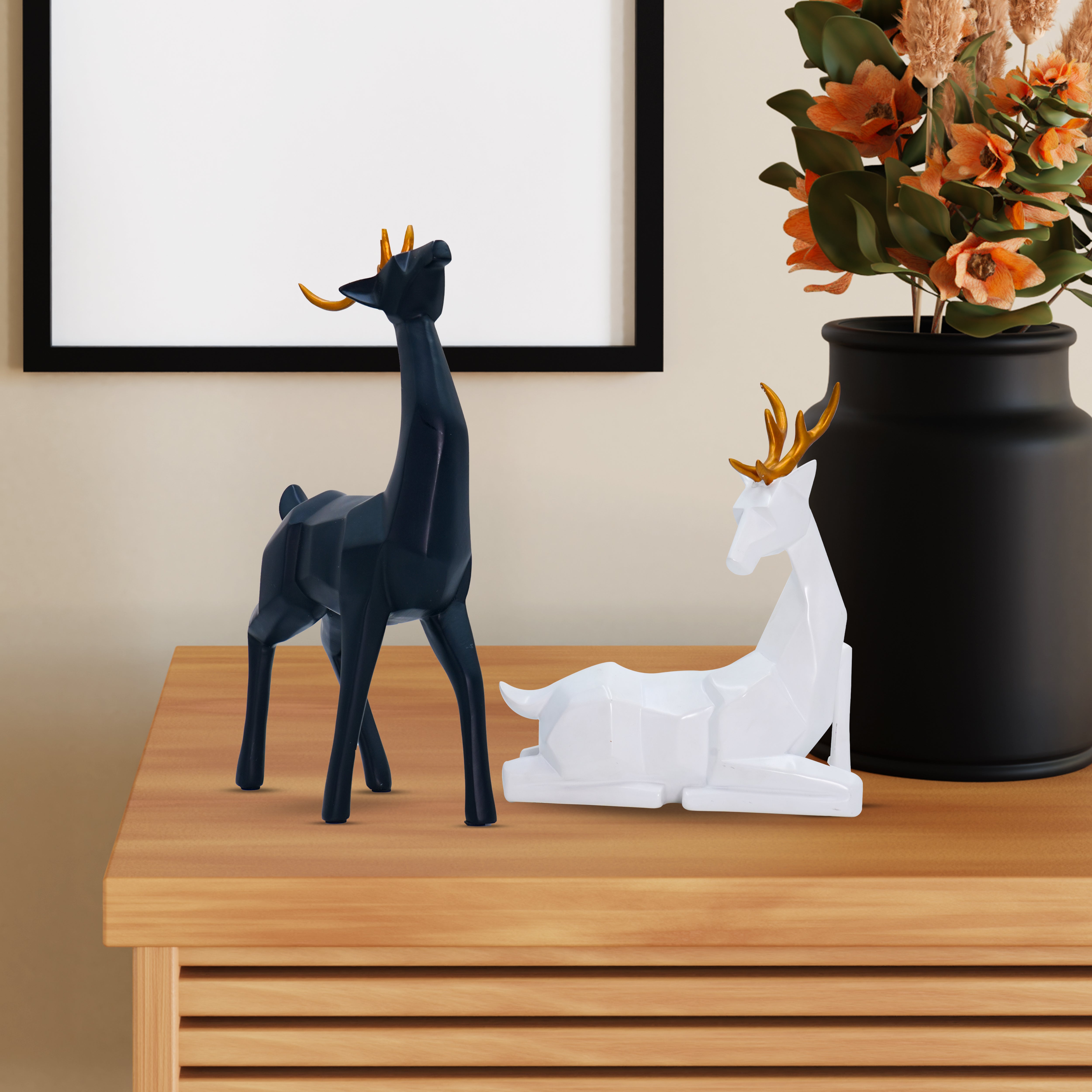 2Pcs Creative Couple black & white Deer Statue