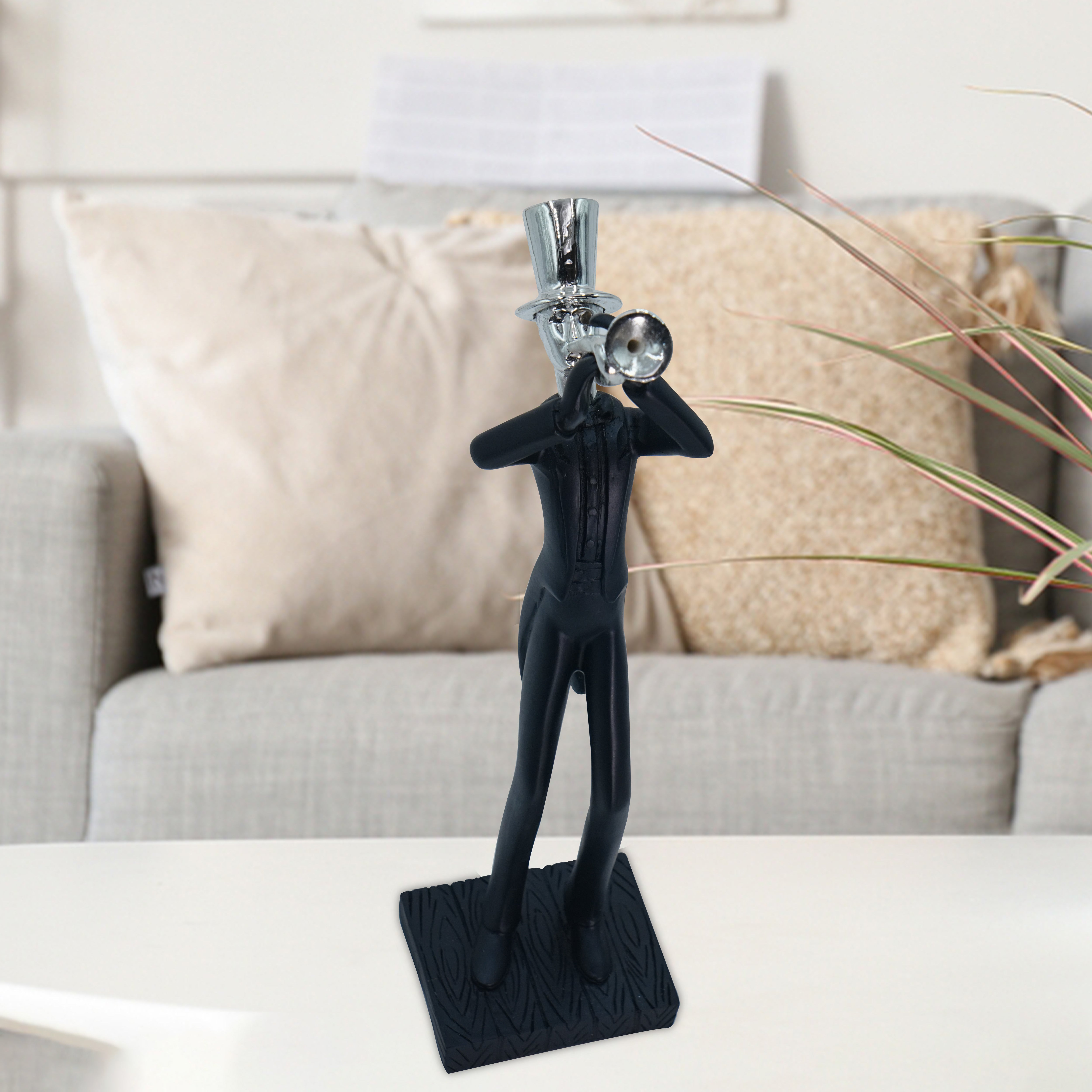 Premium Musician statue